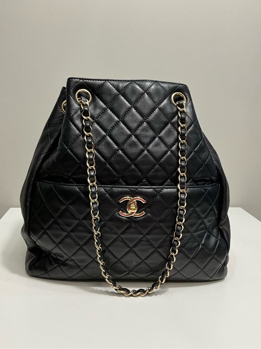 Auth. CHANEL Black Quilted Lambskin Drawstring Bucket Bag Gold Chain Crossbody